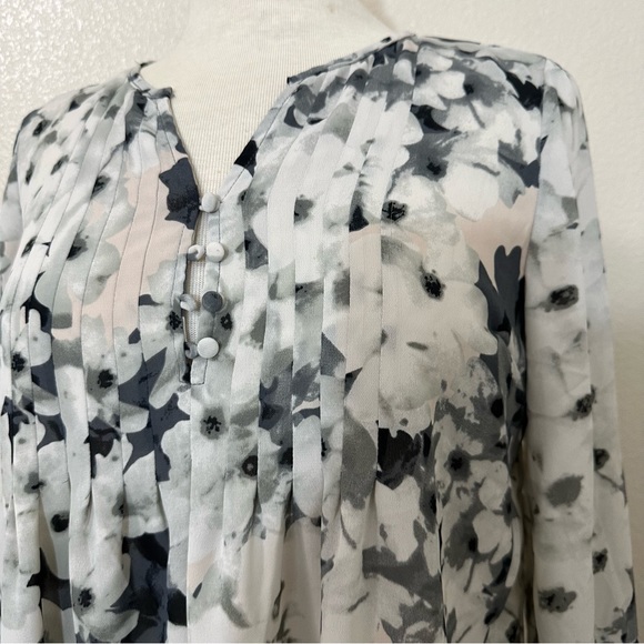 St Tropez West Floral Blouse Sz M Grey Work - Picture 2 of 10